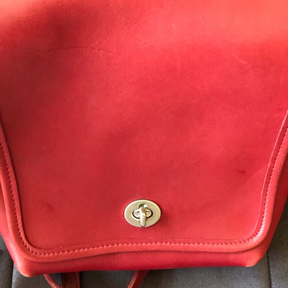 🛍Vt red leather coach crossbody make an offer🛍 - Picture 5 of 7